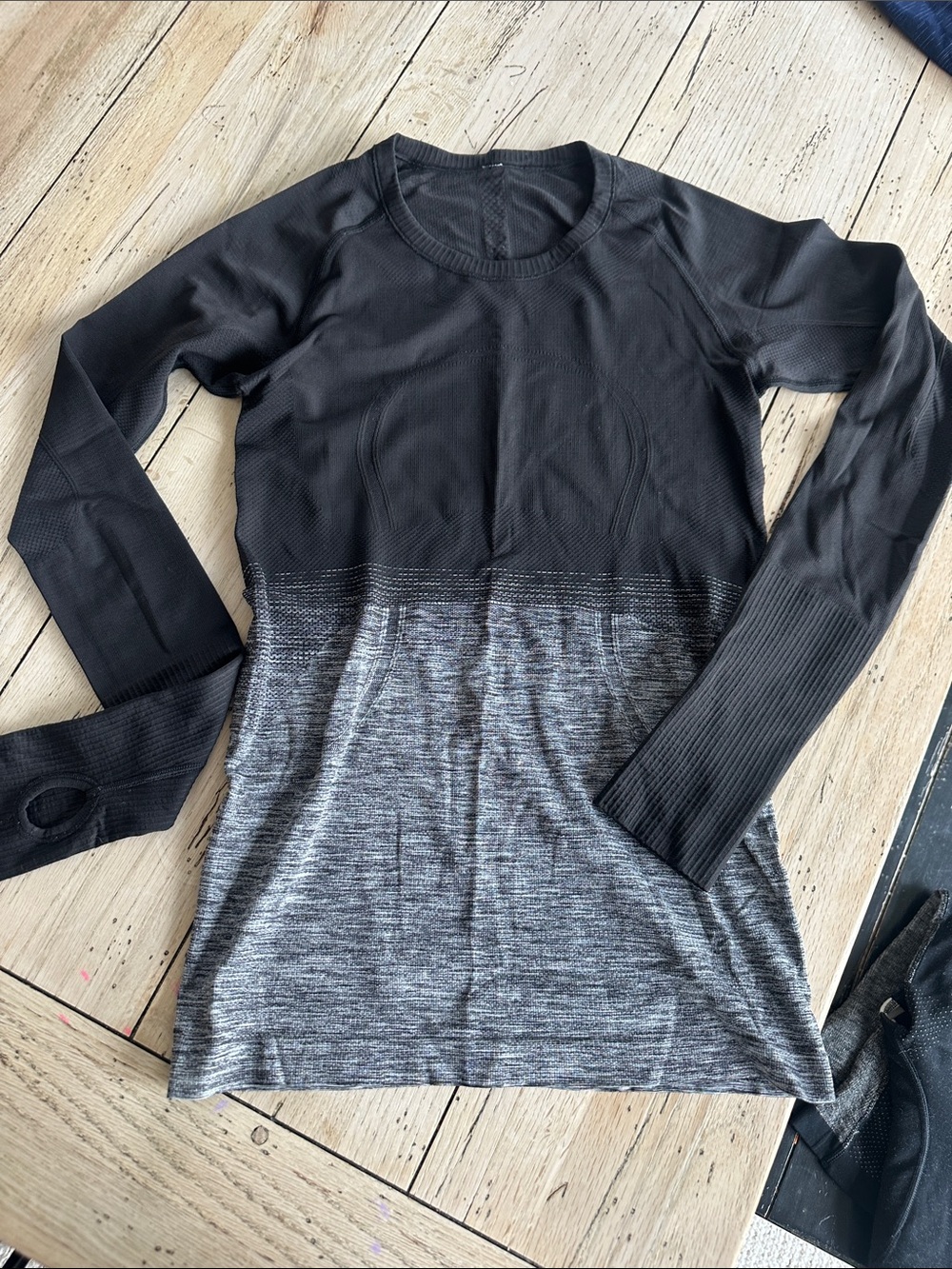 lululemon athletica Black & Heather Gray Long Sleeve Performance Top